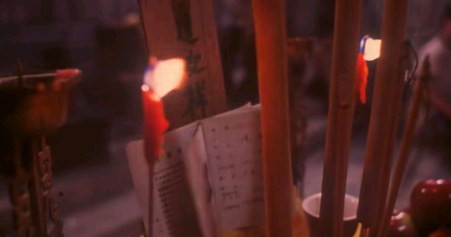 香港笼屋居住40年，他说：不是我住笼子，是看我的你们住笼子里