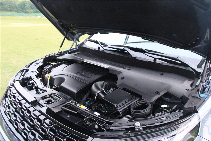 路虎的操控真的很好,新款路虎驾驶感受