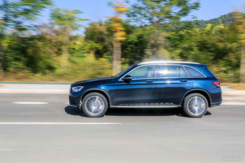 奔驰glc300l动感型第一视角,实拍了解2020款奔驰glc300