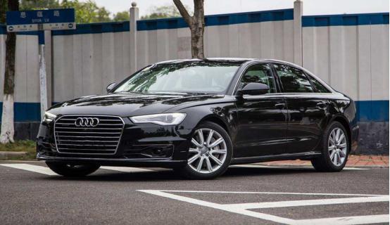 奥迪A6L，搭配3.0T动力，百公里加速仅需6.6秒，油耗9.6L，颜值高