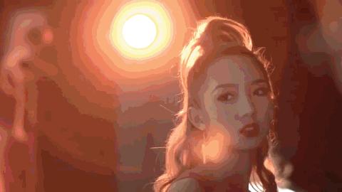 爆款明星发型,明星奇怪发型