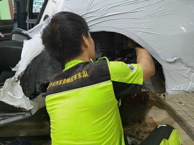 保时捷卡宴音响效果dj,保时捷卡宴音响升级案例