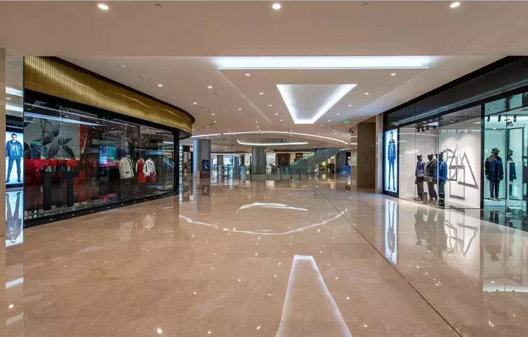 商场的人造冈石地面为什么很亮？其实是这样保养的