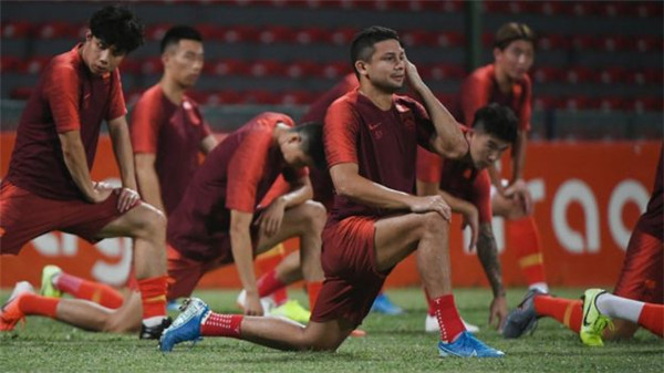 外国人为什么可以代表中国足球,外国人能在中国踢什么联赛