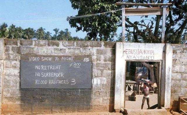 最狂野的海报设计，竟然在非洲？