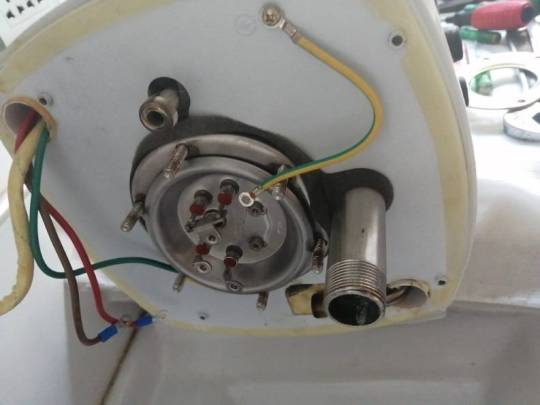 电热水器镁棒螺丝锈死怎么办,电热水器镁棒锈死拿不下来