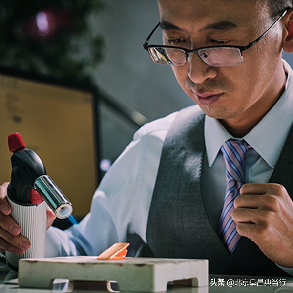 还没发工资急着还朋友钱怎么办,到时间还没发工资怎么问