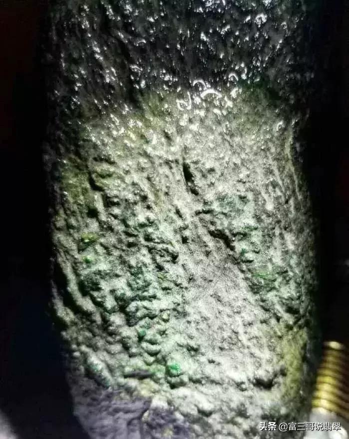 赌石赌的到底是什么,赌石的四种赌法