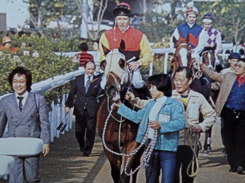 澳门叠码仔香港驯马师，靠豪门致富的那些人，他们的故事也很精彩