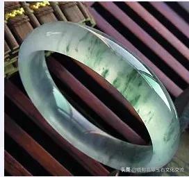 怎么辨别翡翠手镯好坏图解,翡翠手镯好坏最简单方法