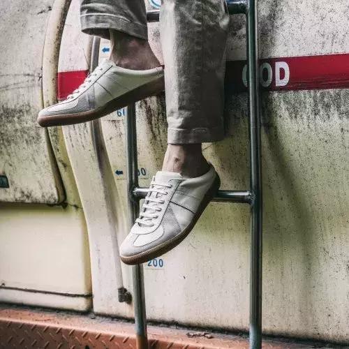 男人穿什么鞋对脚最好,男人穿什么裤子显腿长