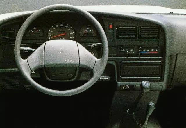 丰田大脚怪车 (便宜又好骑的复古车)