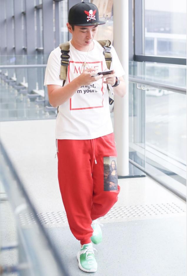 王思聪穿私服好看吗,王思聪穿工装裤