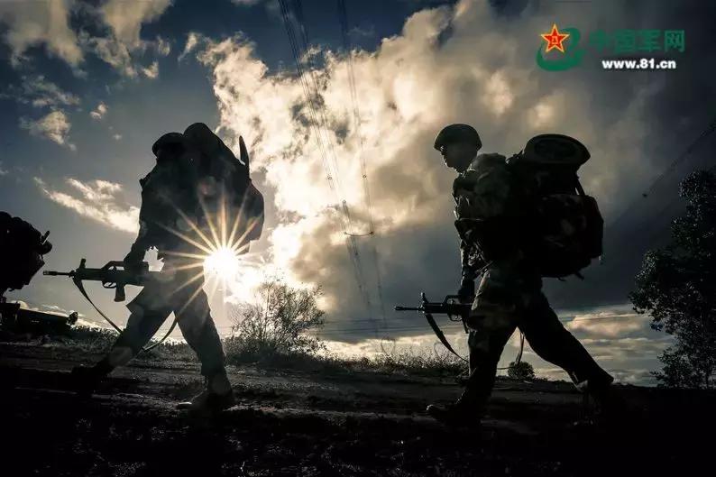 多威迷彩鞋怎么搭配,多威迷彩鞋怎么样