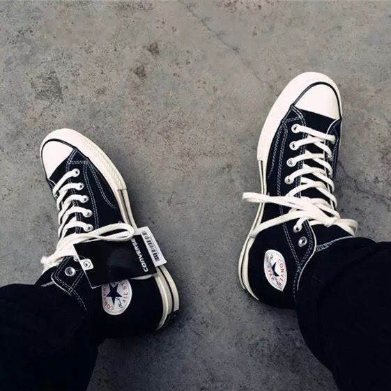 男生的鞋柜里全是女鞋,男生鞋柜里的各种鞋子