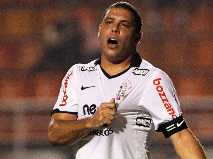 外星人罗纳尔多搞笑视频,外星人罗纳尔多钟摆过人