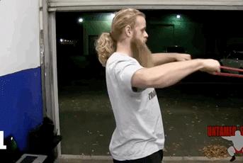 肩内旋肩膀疼，这些问题不能错过！不解决只能让你变丑又受伤