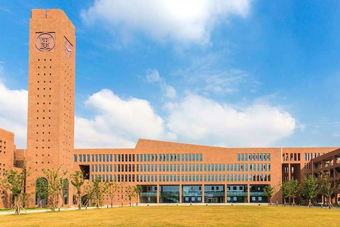 镇海和慈溪，成为了宁波高中的双核，市区的中学还能崛起吗？