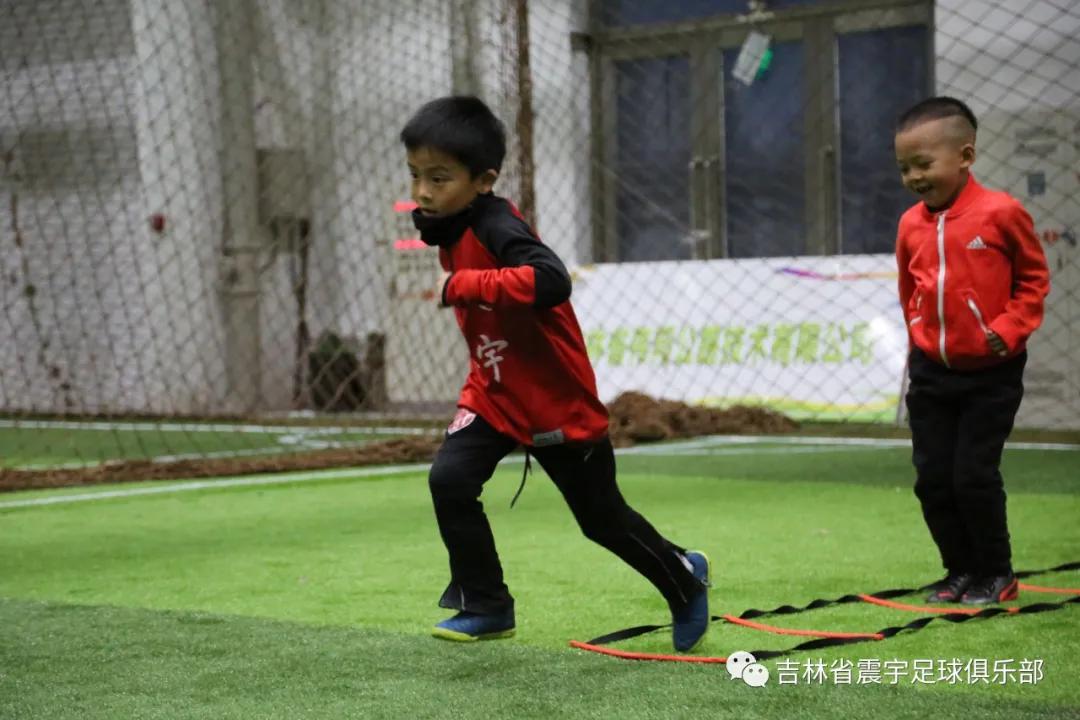 新奇之余,皆是寄望——震宇足球进驻农博园搏一搏室内足球场