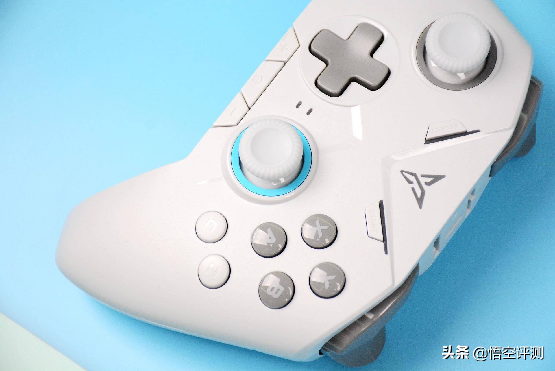 pc游戏测评,飞智黑武士2pro无线游戏手柄吃鸡