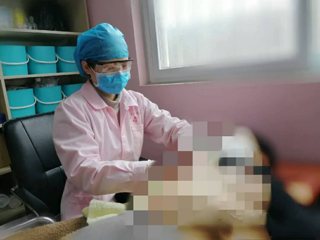 宝宝别哭了让妈妈心疼,宝宝别哭了妈妈在身边