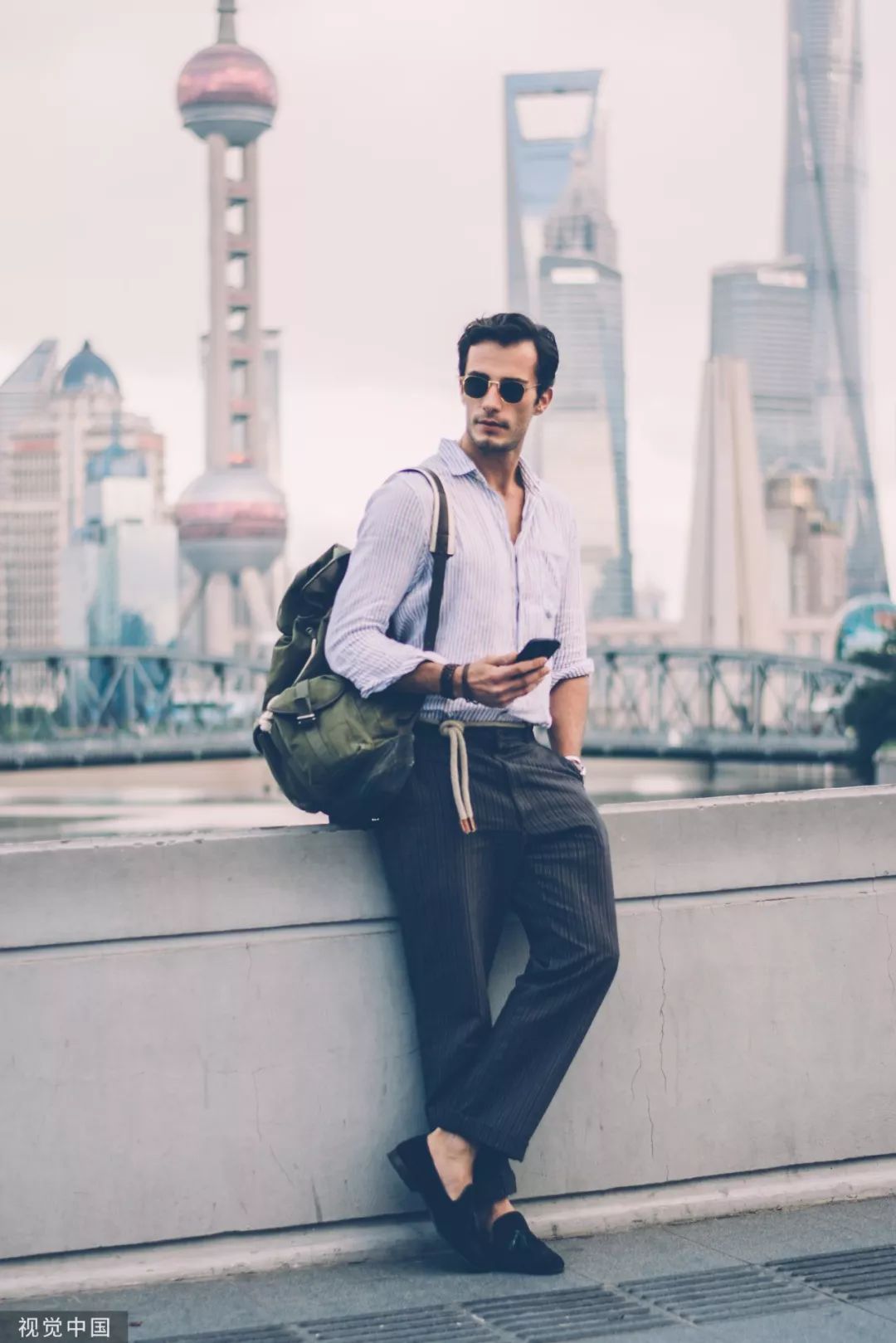 出差见客户双肩包,轻便双肩包出差不压肩膀