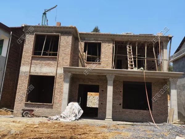 把房子交给农村堂弟，17万盖两层，建成村里头一栋别墅