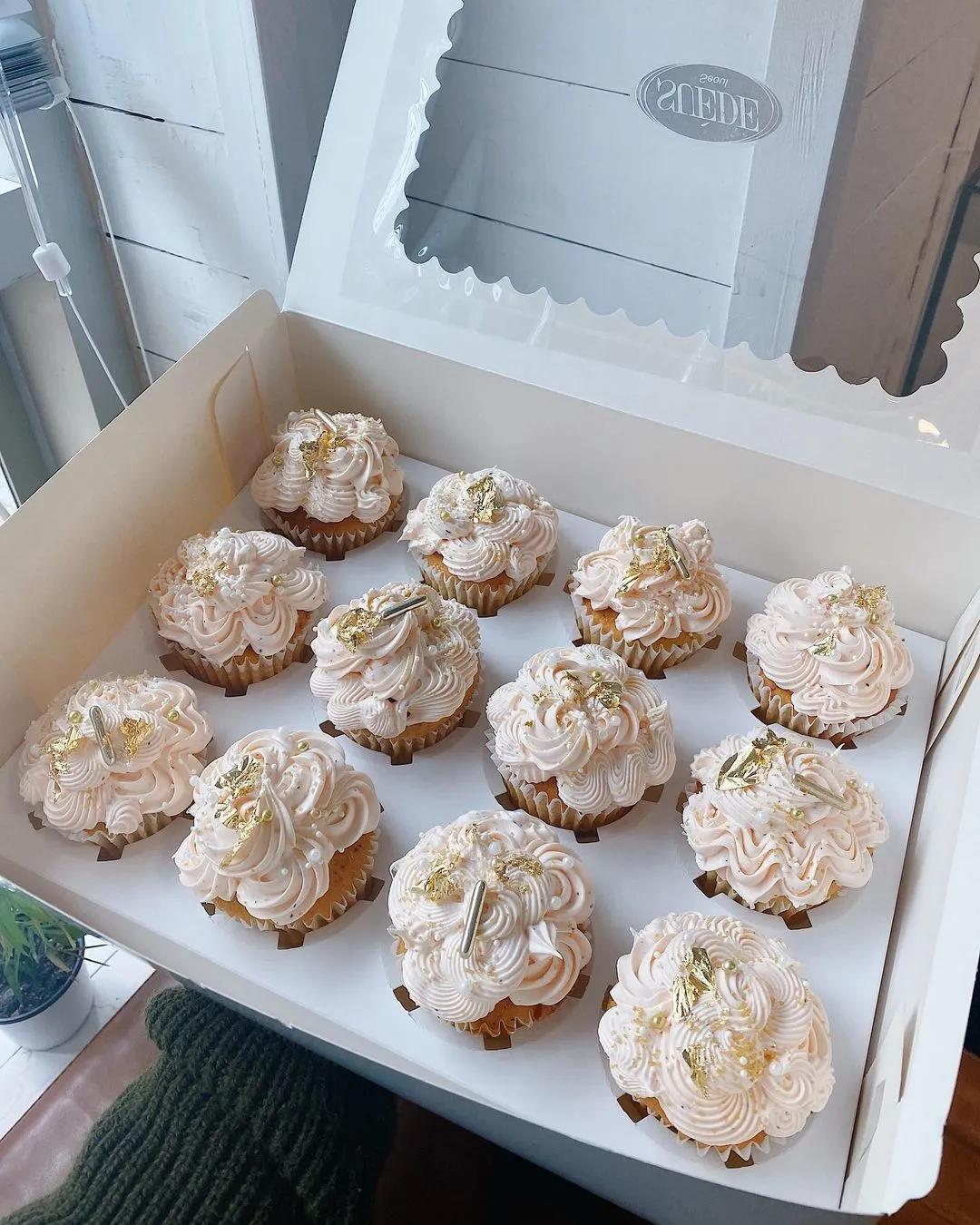 简单款式的母亲节蛋糕图片,六种不同口味母亲节蛋糕