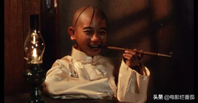 “我们都是小把戏”，这部92年神作，对成人世界的暗讽不输周星驰