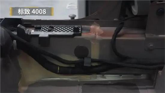 东风标致4008拆车,大飙车拆标致4008