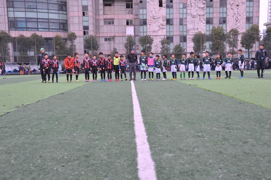 中外孩子足球对比,中日足球差距论文