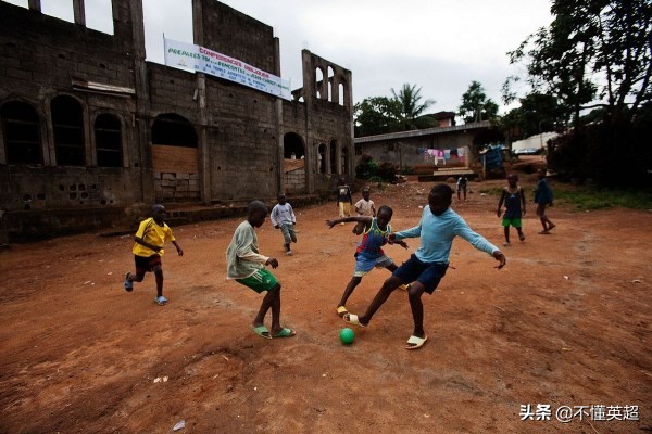 顶级后卫谈防守梅西与c罗,防守c罗和梅西