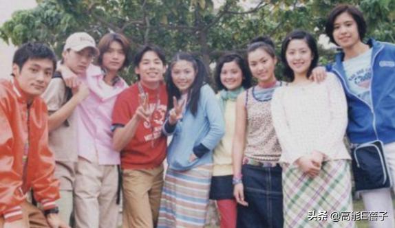 请回答2002:港圈老中青三代齐塌房,这是什么玄学?