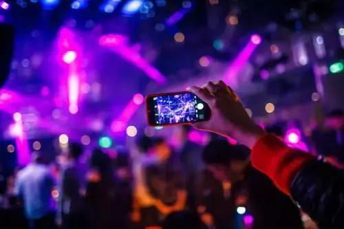 都注意了！有人买卖个人微信号只为刷量、玩赌博、仙人跳！