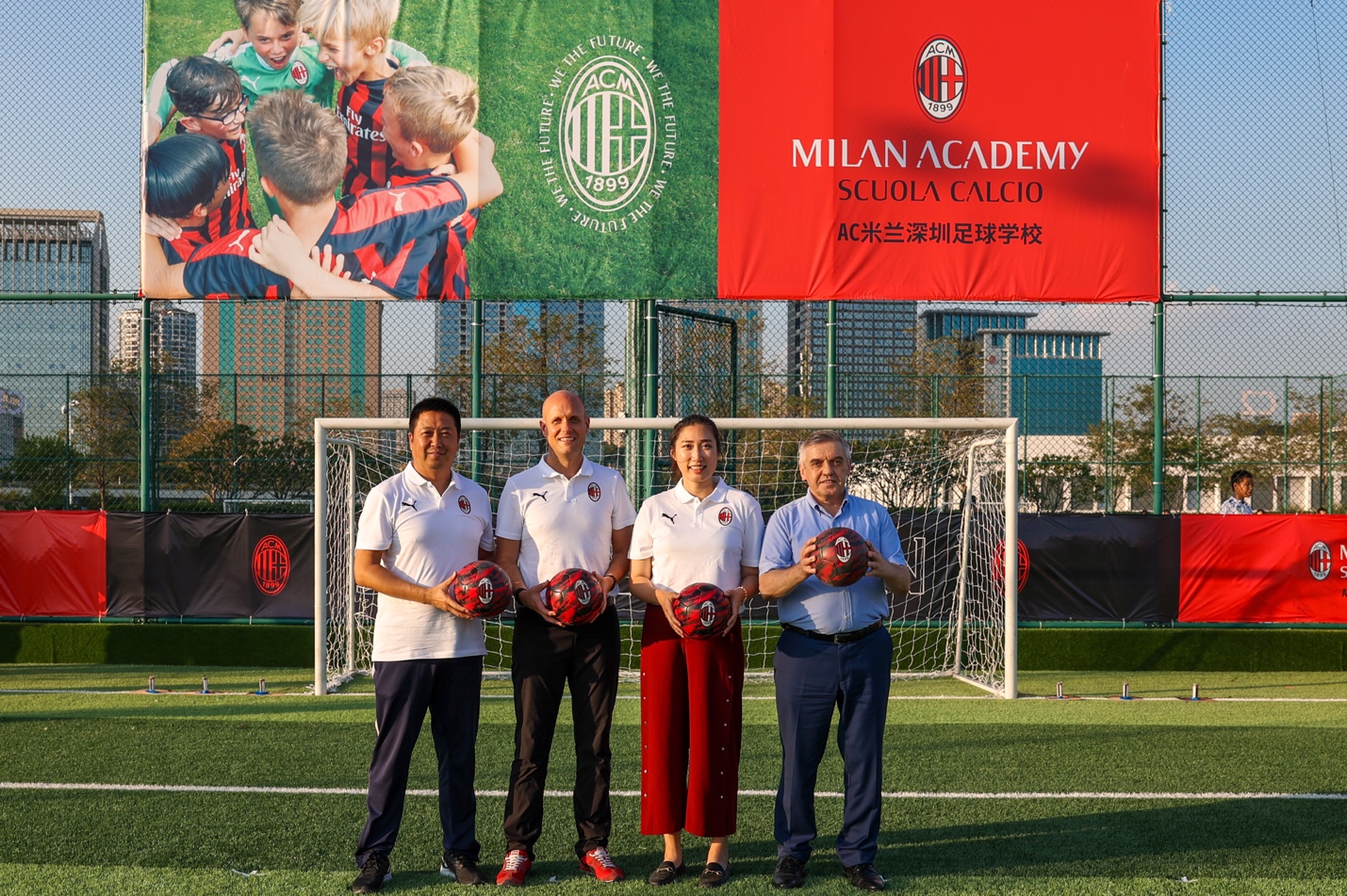 ac米兰足球俱乐部球场,ac米兰足球青训收费