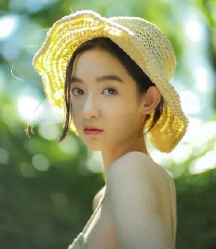 杨玏娱乐圈人脉,杨玏的现任女友照片