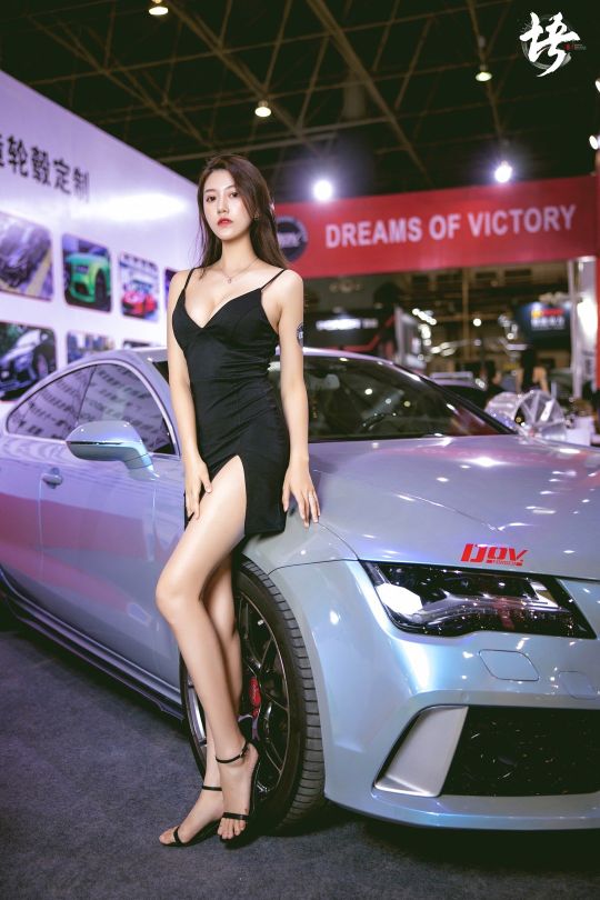 高级颜值美女小姐姐车模,高挑靓丽车模小姐姐