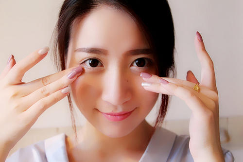 有哪些眼霜抗皱效果好,眼霜效果好国货