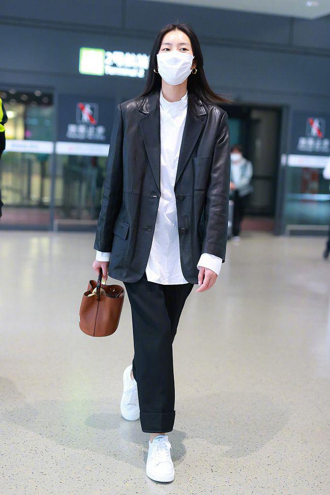 你的衣柜缺一件格子衬衫,你的衣柜里还差一套衣服