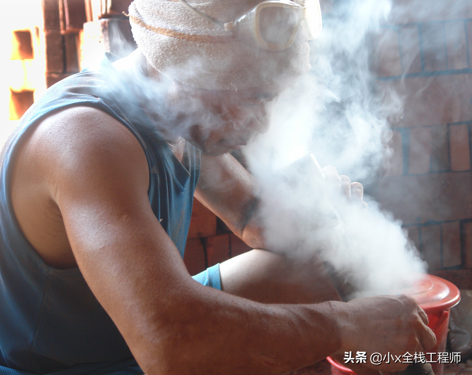 这个就是湛江的大碌竹又叫水烟筒