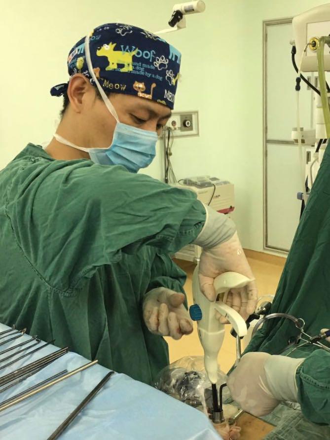 腰椎间盘突出脚底麻是不是严重了,腰椎间盘突出导致脚麻多久能好