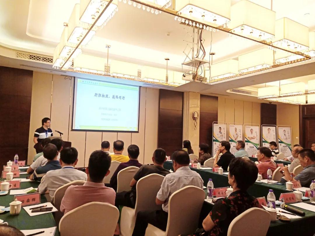 弘扬抗疫情精神医师节,弘扬抗疫精神致敬中国医生