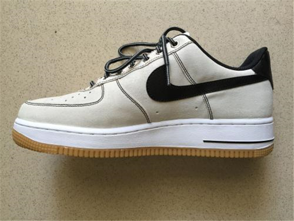 怎样辨别低帮耐克鞋白紫色真假,在淘宝买耐克鞋应该怎样问真假