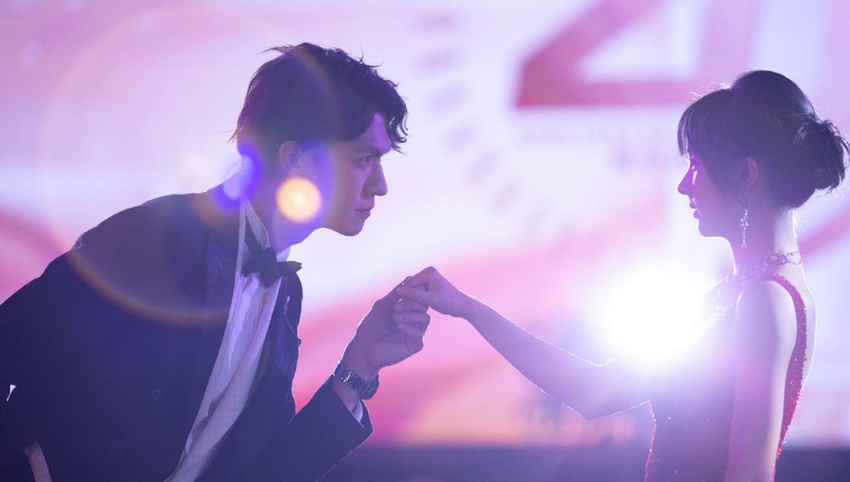 怎么追回已经有新欢很冷淡的前任,女生追回前任的最佳方法在手机上