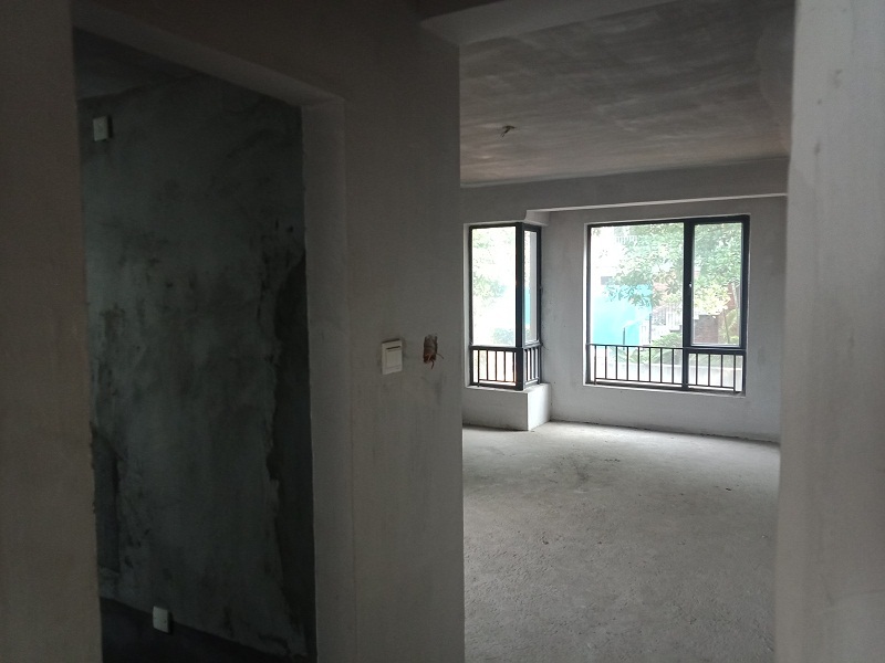 广东东莞拍卖成功万科城市高尔夫花园清辉园，成交价4,484,263元