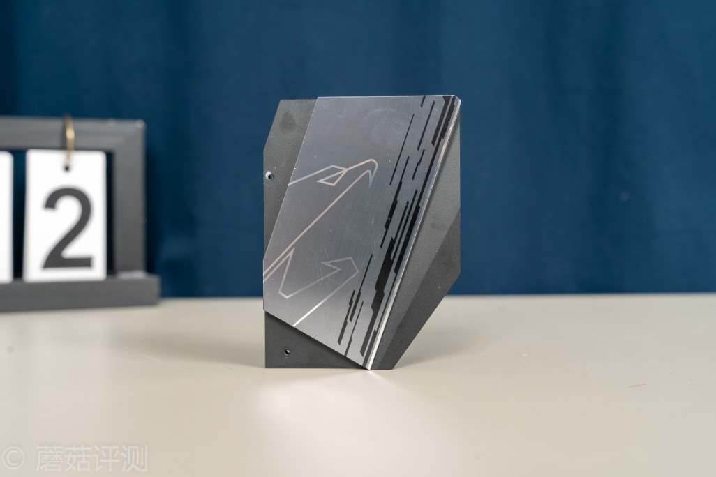 技嘉z490aorusproax主板多大,技嘉z490aorusproax是超级雕吗