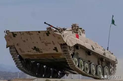 我国坦克的速度,中国最强的履带式装甲车