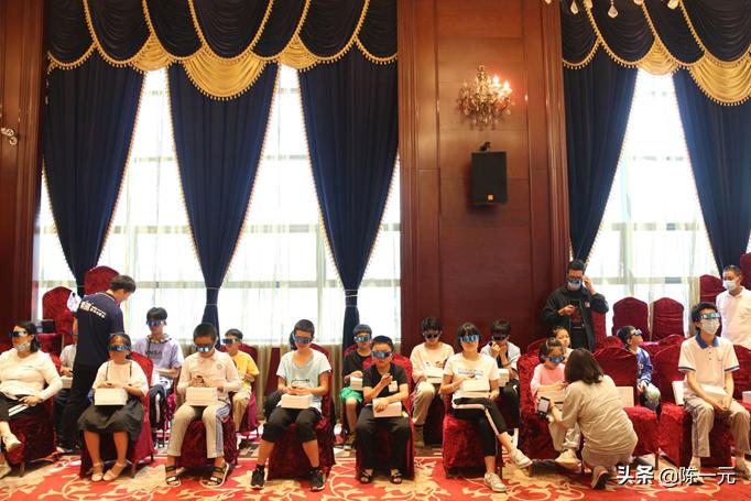 光耀天下,光耀中华