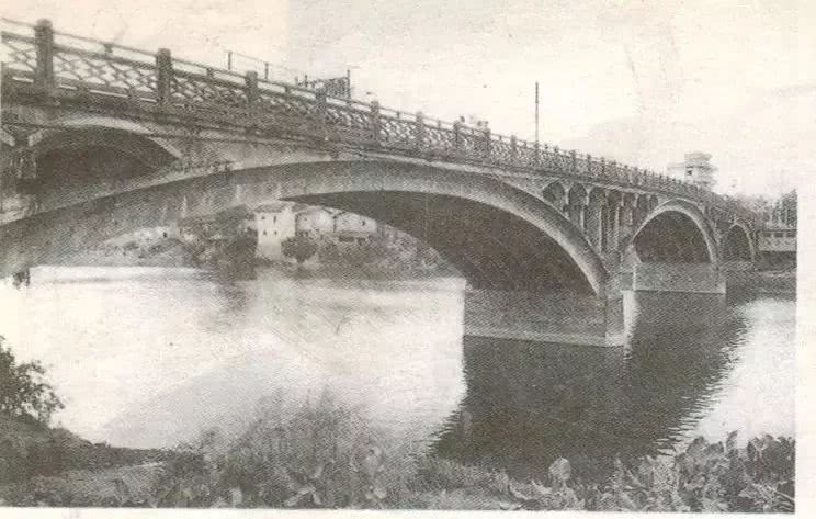 1931年，黄公略牺牲，毛*东泽**评价：毕生何奋勇，好教后世继君来