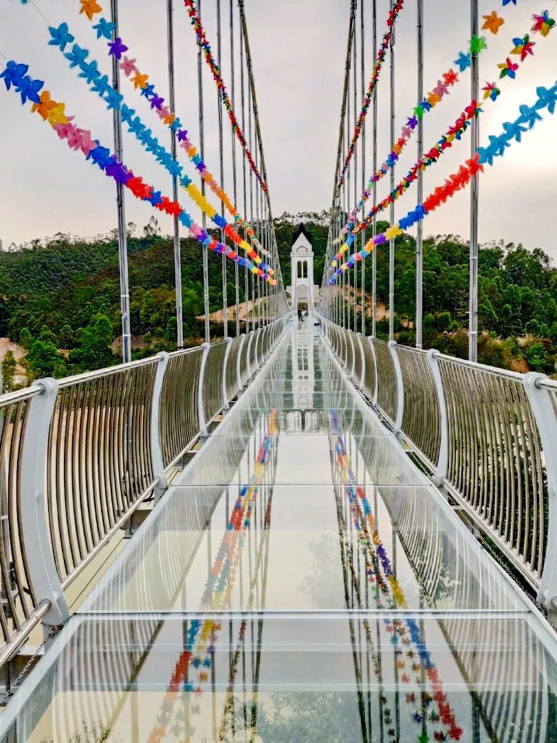 吓尿玻璃桥视频,深圳最新玻璃桥